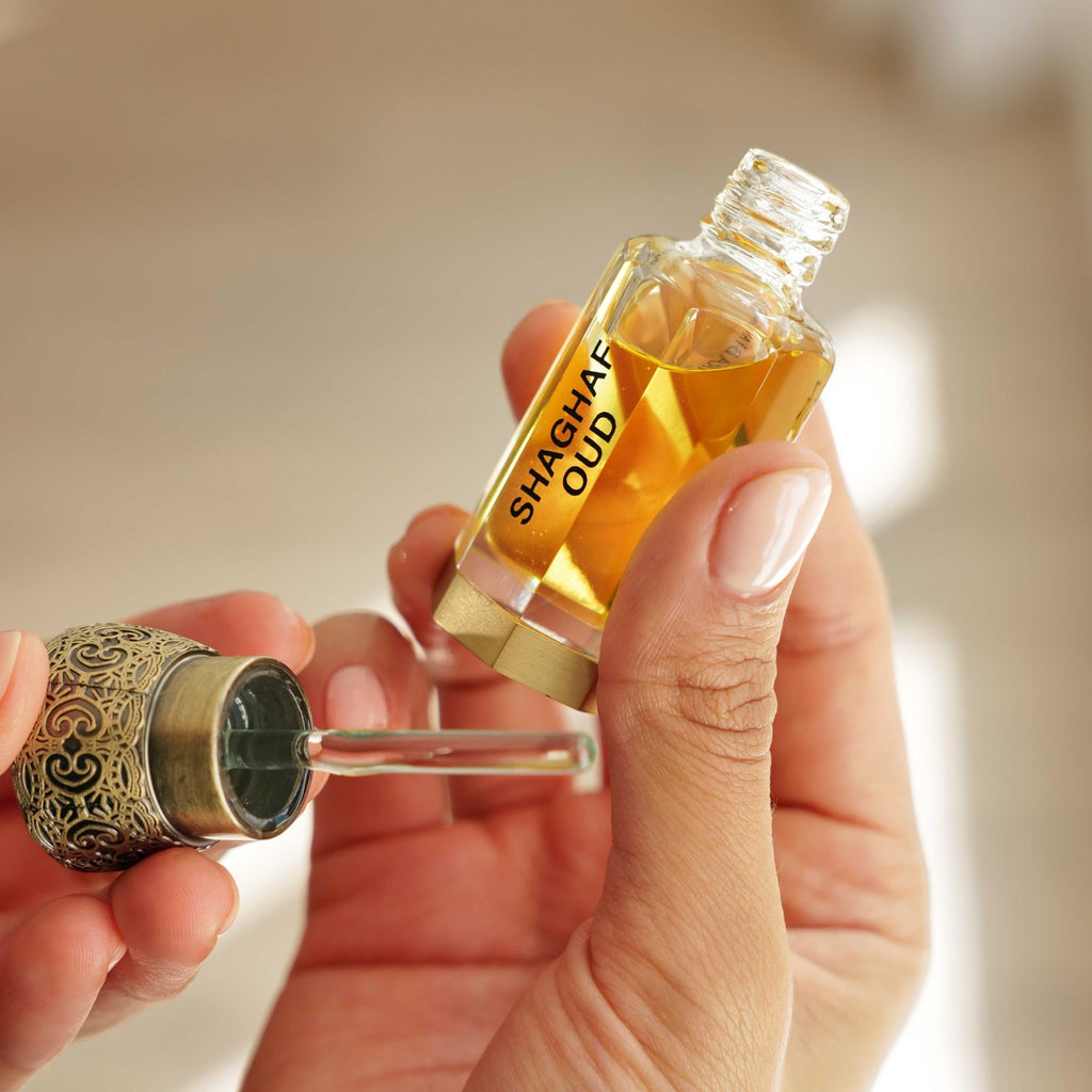 Swiss Arabian Shaghaf Oud - Luxurious Concentrated Perfume Oil - Long Lasting Artisan Perfume with Notes of Saffron, Praline, and Vanilla - 0.4 oz